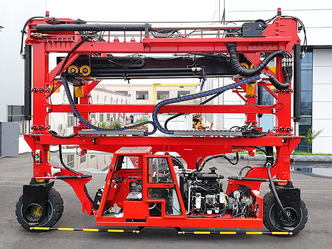 MST6037 Straddle Carrier (60 t)